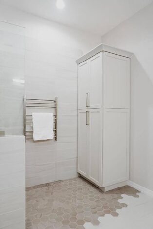 Bathrooms Image 128
