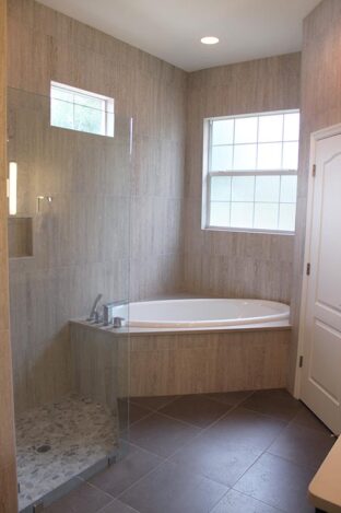 Bathrooms Image 132