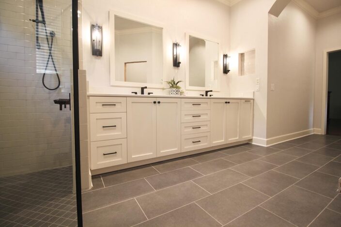 Bathrooms Image 136