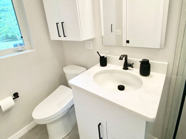 Bathrooms Image 70